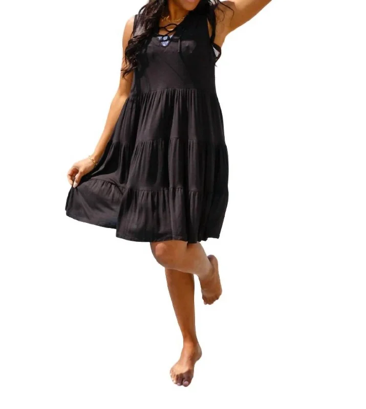 Women's Plus-Size Casual Outfit Sunday Supper Tiered Dress In Black
