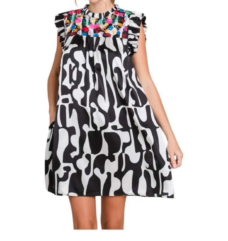 Flash Sale Or Flash Sales Wonderful Weekend Dress In Black/white