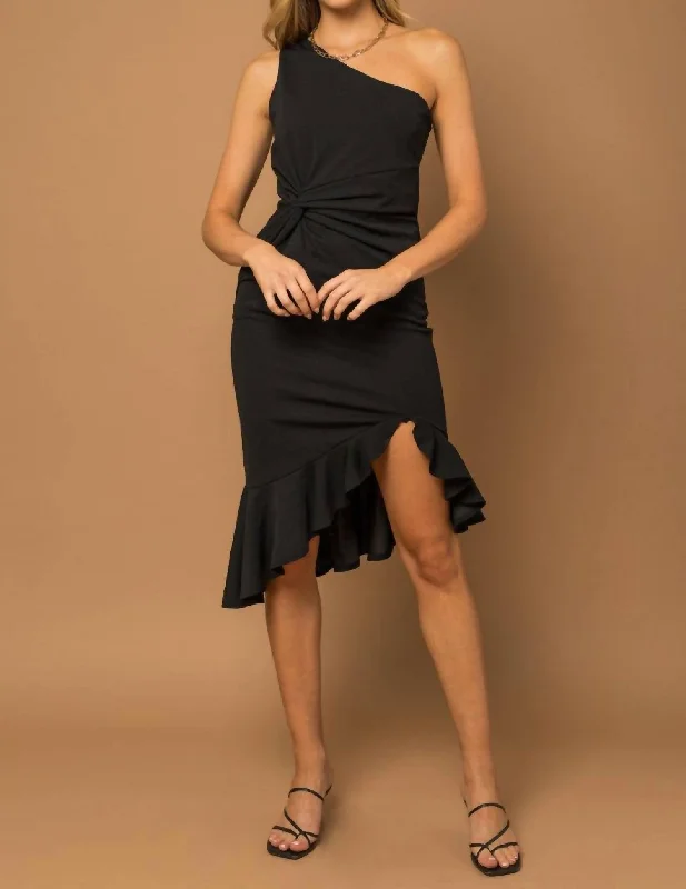 Flash Sale Clothing Lbd Holiday Dress In Black