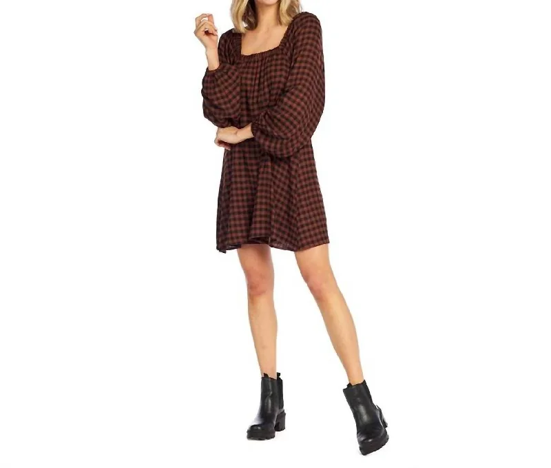 Chic Women's Clothing Kirsten Plaid Swing Dress In Black/red