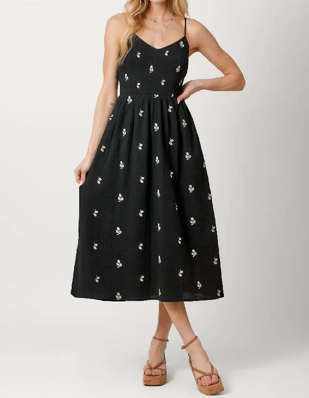 Women's Clothes For Special Occasions Embroidered Gauze Dress In Black