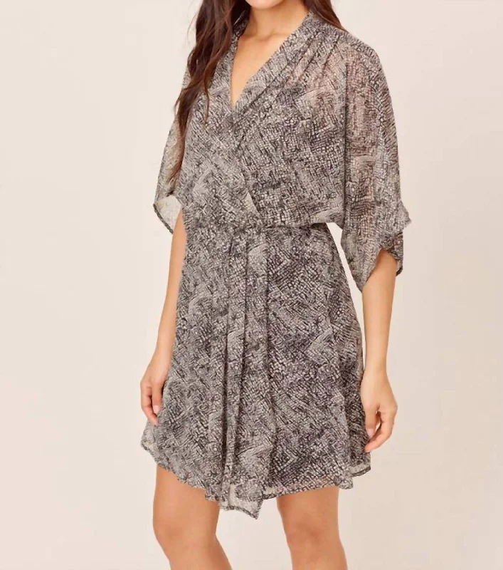 Plus-Size Women's Clothing Giana Kimono Sleeve Dress In Black/ivory