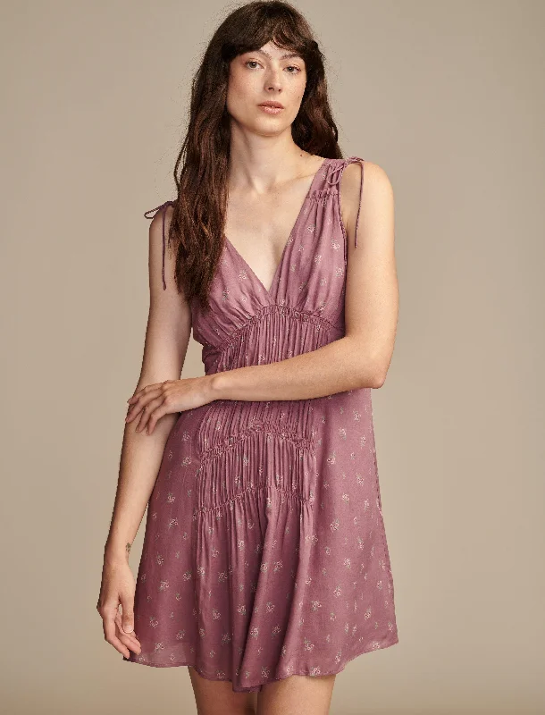 Women's Chic Outerwear Outfit Lucky Brand Women's Smocked V Dress