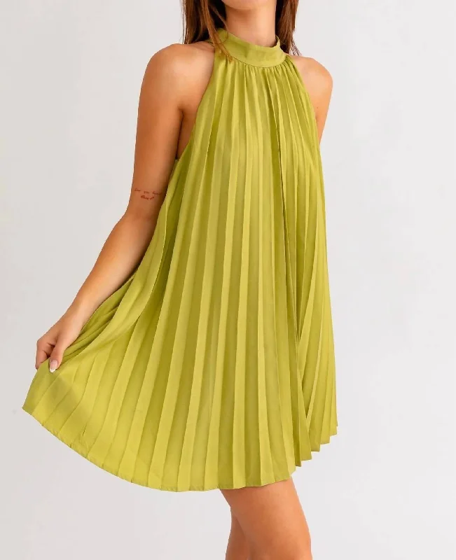 Chic Women's Outfit Ideas Pleated Halter Dress In Light Green