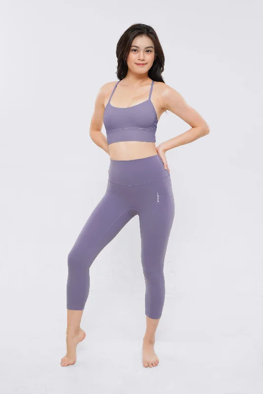 Limited-Time Savings On Yoga Leggings And Tops Evolve Capri Set (Seasonal)