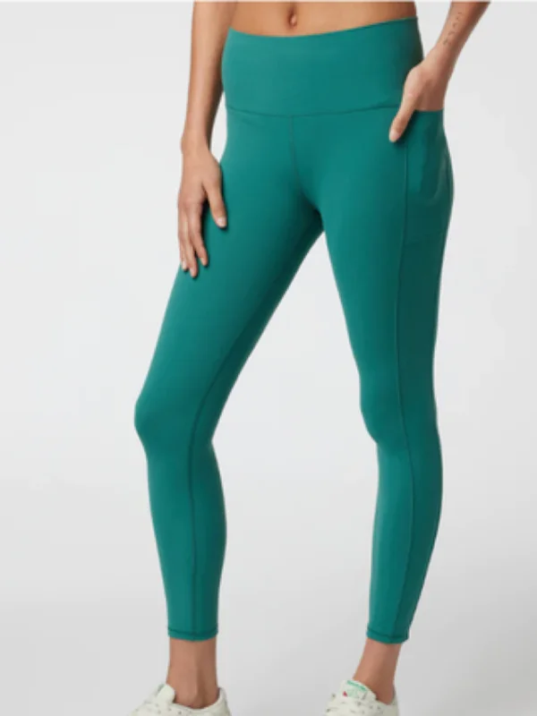 Upgrade Your Yoga Wardrobe For Less Vuori Studio Pocket Legging