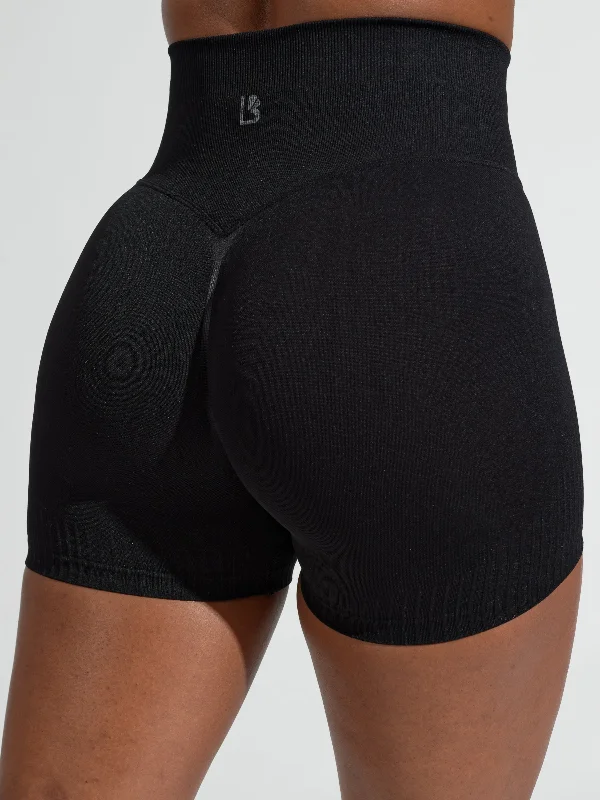 Trendy Yoga Outfits At Budget-Friendly Prices Ribbed Seamless Scrunch Short - Onyx Black