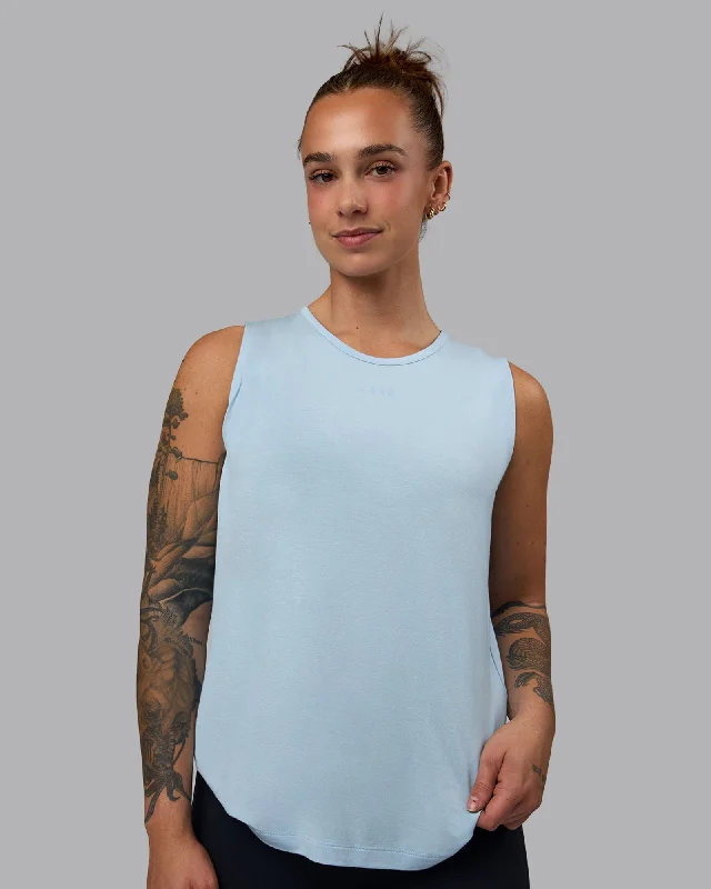 Flow Into Savings With Trendy Yoga Apparel Swivel Open Back Tank - Glacial Blue