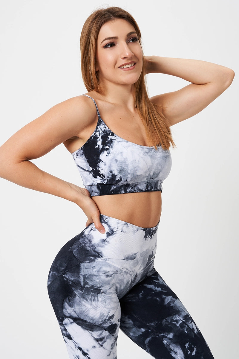 Flow Into Savings With Trendy Yoga Apparel Top Elements Aria Bianco Nero