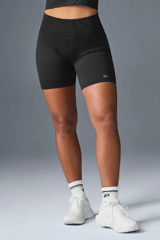 The Best Yoga Wear At The Best Prices 5" Seamless Ribbed Favorite Short - Black