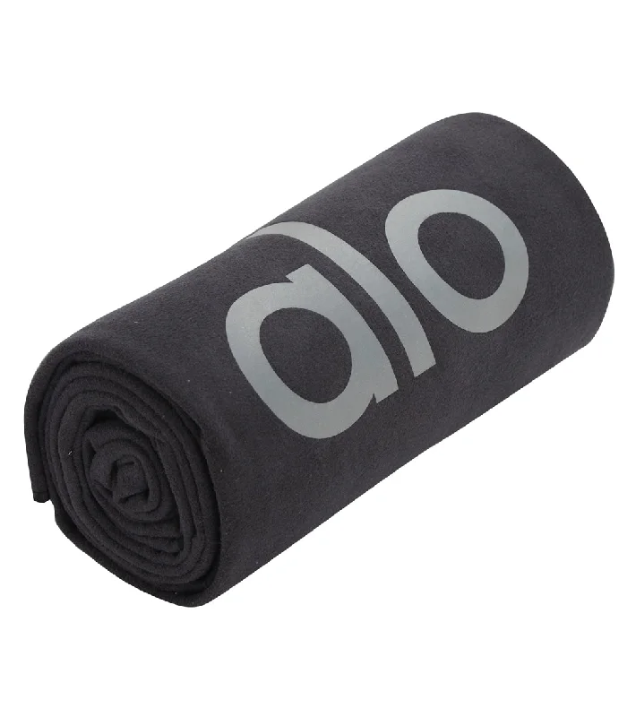 Breathe Easy With Yoga Gear On Sale Alo Yoga Grounded No-Slip Mat Towel Black