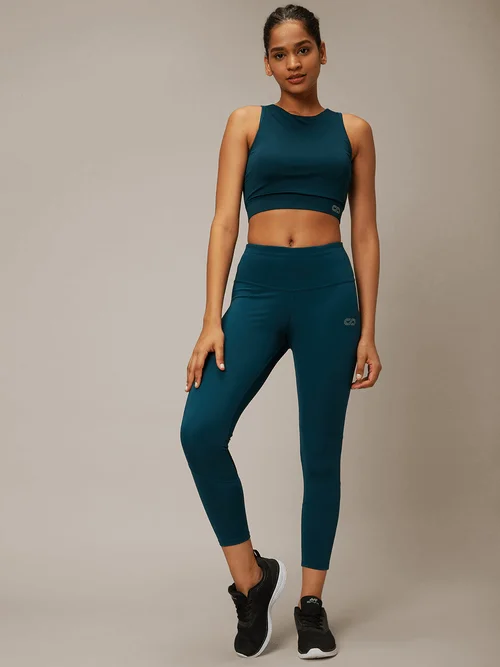 Don't Miss Out On Premium Yoga Wear Deals Teal Padded Cross Back Crop Top & 7/8 Leggings Don't Miss Out On Premium Yoga Wear Deals Teal Padded Cross Back Crop Top & 7/8 Leggings